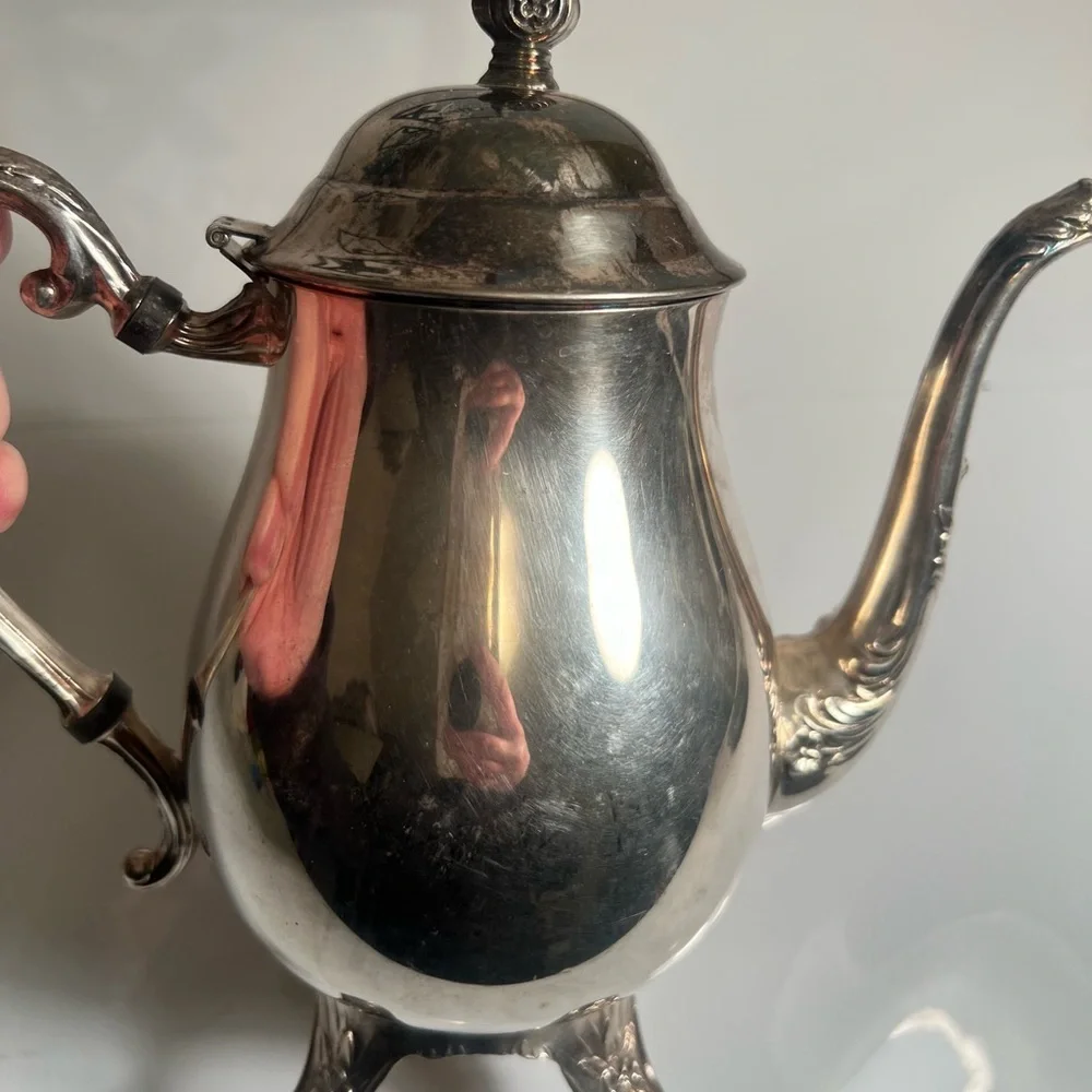 Vintage 1960’s F.B. Rogers Silver Plate Coffee/Tea Pot   w/Creamer & Tray 40 oz. - Picture 11 of 15